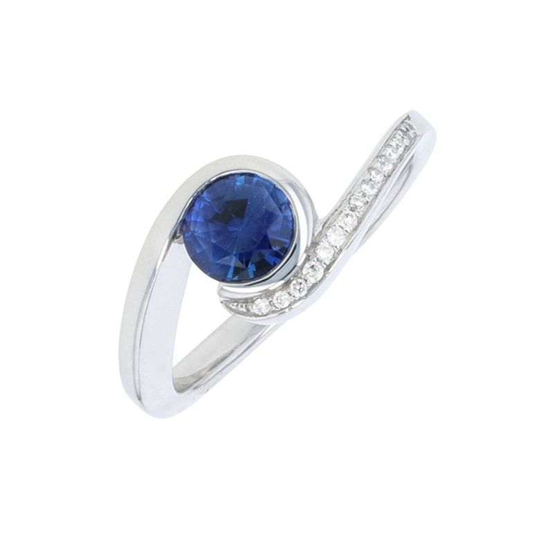Acheter Bague saphir 0.85 carat et diamants 0.07 carat or blanc 5.09g Comme neuf - 1250,00 € Bague saphir 0.85 carat et diamants 0.07 carat or blanc 5.09g Comme neuf - reconditionné disponible sur Gemme Les Bijoux